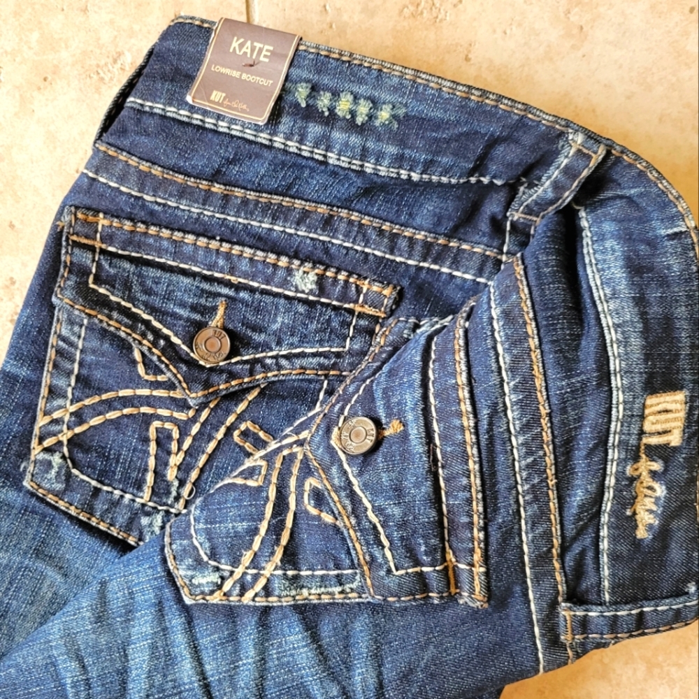 Lowrise Bootcut Jeans